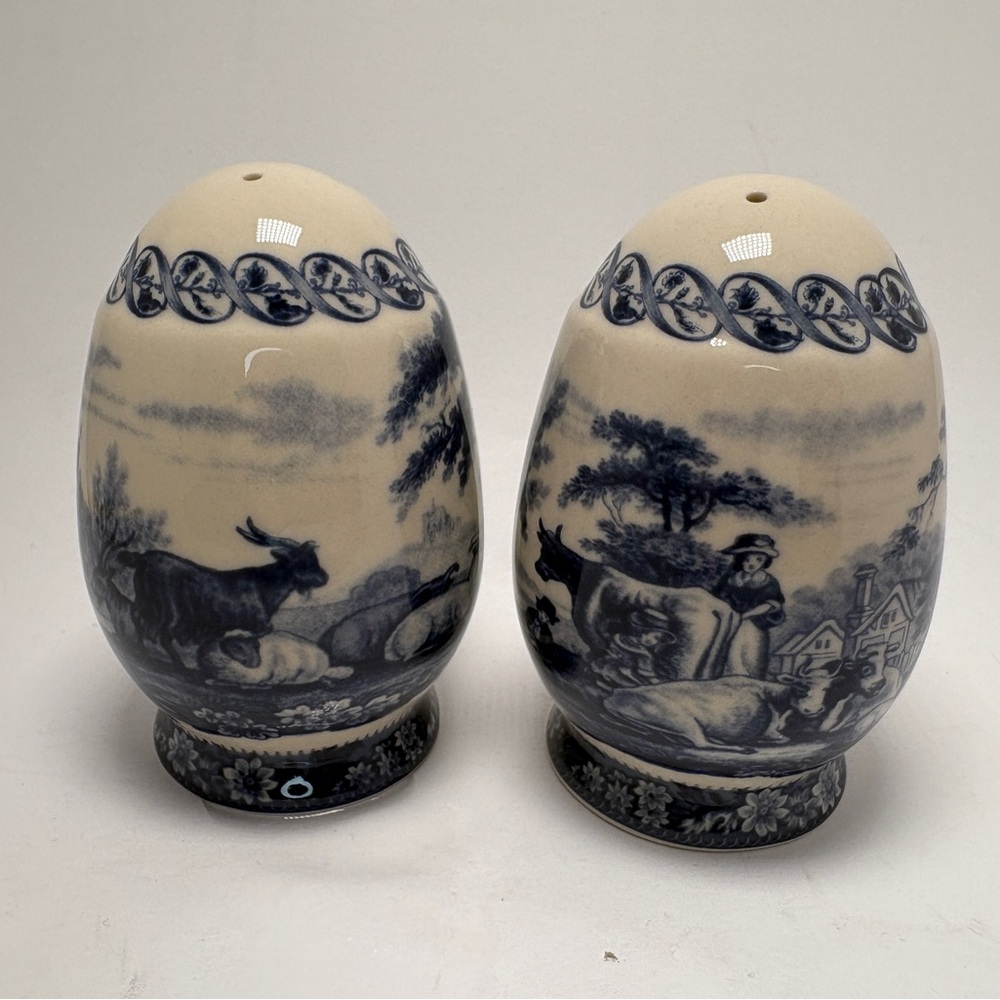 Vintage British Royal Staffordshire Salt Pepper Shaker Set Farm Motif RARE